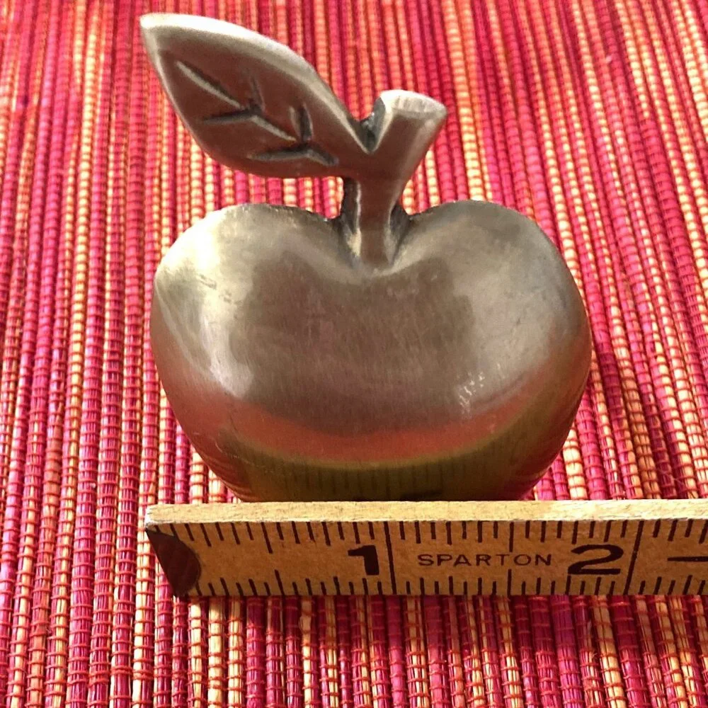 Apple Napkin Rings, Set of 6, Brass or Brass-Plated Country Farmhouse Gold Metal